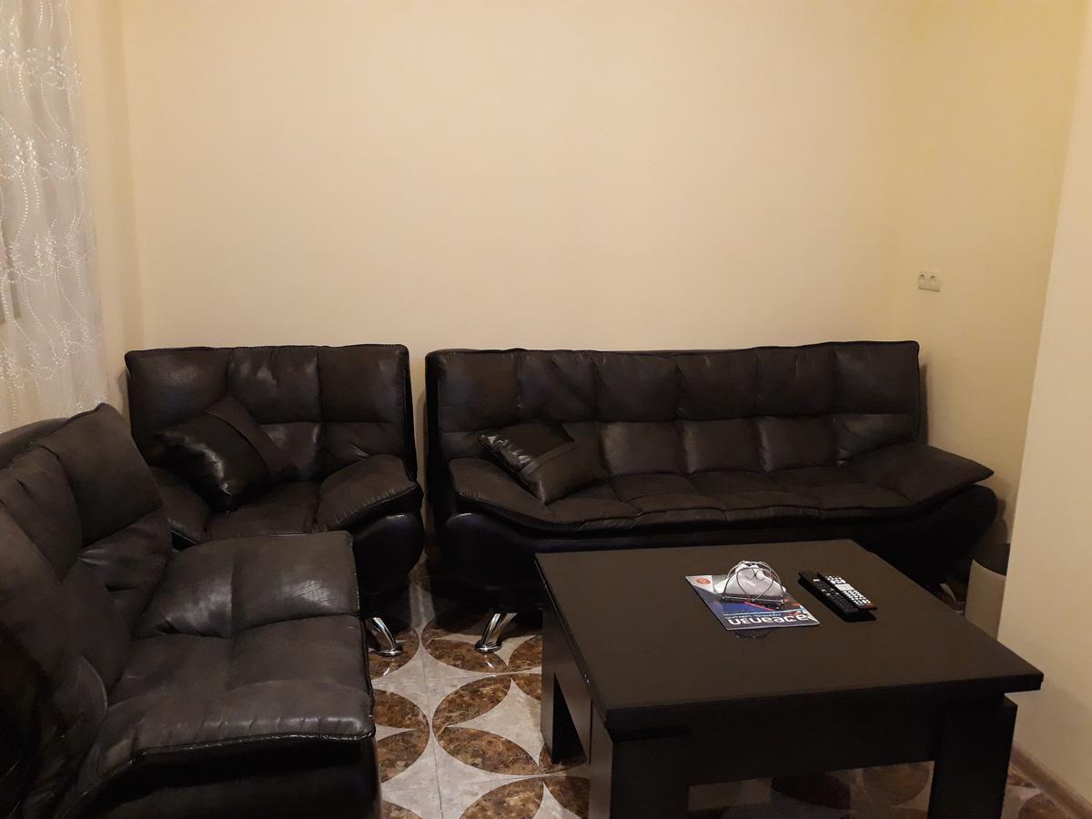 Appartement Melania'S House à Batoumi Extérieur photo